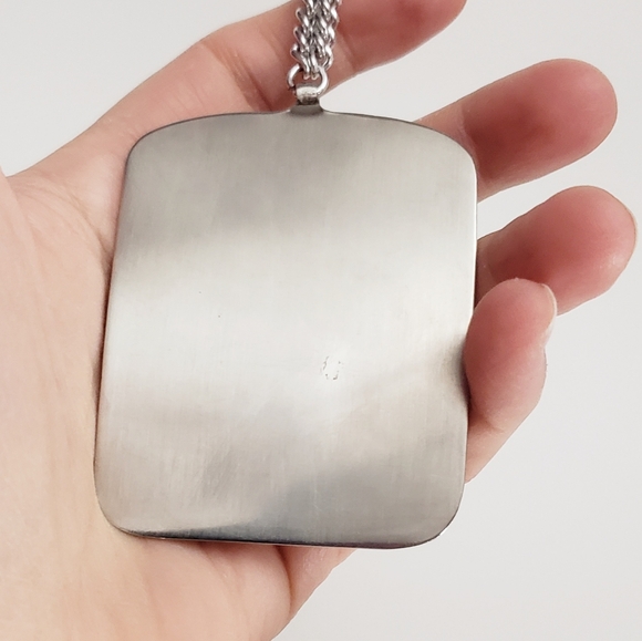 Beautiful Abalone Shell Pendant On Silver Tone Necklace - Picture 4 of 10